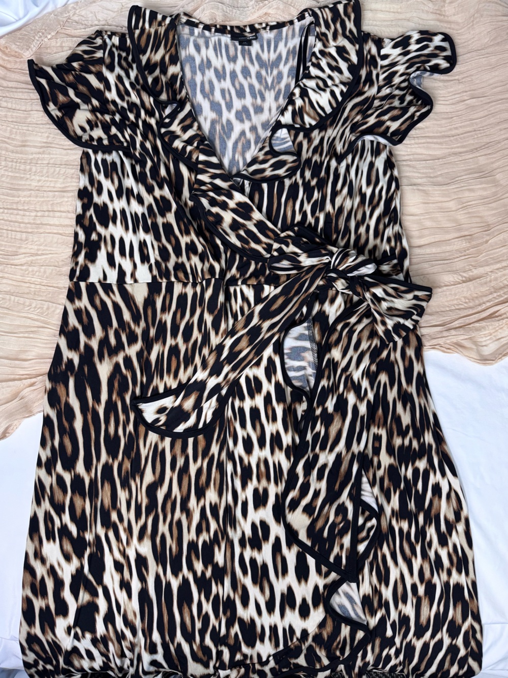 East 5th Animal-Print Wrapped Bow Dress | Leopard in Black, Brown & Cream